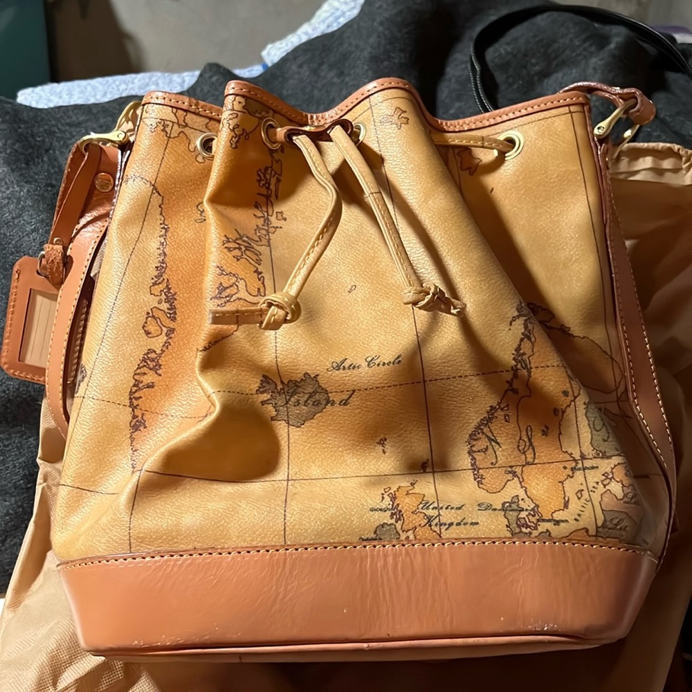 Alviero Martini World Bucket Bag